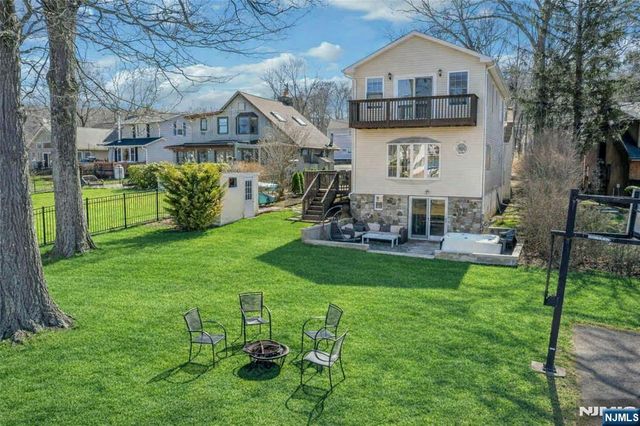 32 McNabb Road, Jefferson Township, NJ 07849