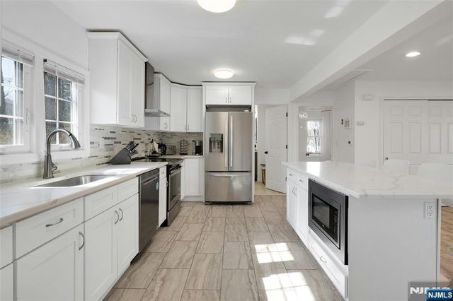 32 McNabb Road, Jefferson Township, NJ 07849