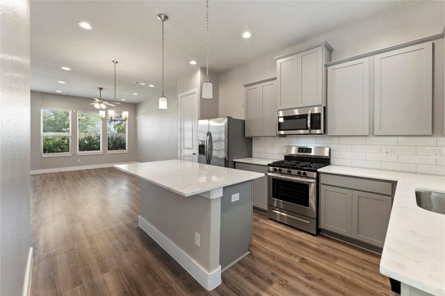 7703 Rainbow Close Lane, Houston, TX 77055