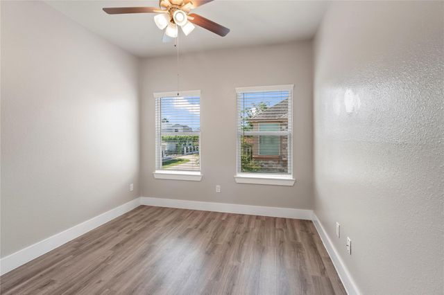 7703 Rainbow Close Lane, Houston, TX 77055
