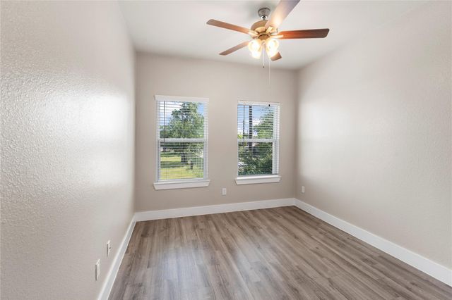 7703 Rainbow Close Lane, Houston, TX 77055