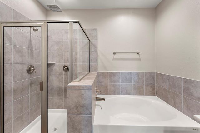 7703 Rainbow Close Lane, Houston, TX 77055