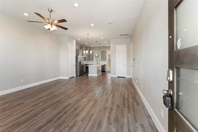 7703 Rainbow Close Lane, Houston, TX 77055