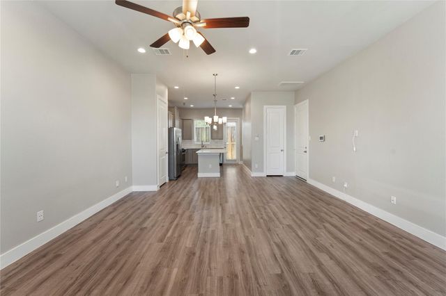 7703 Rainbow Close Lane, Houston, TX 77055