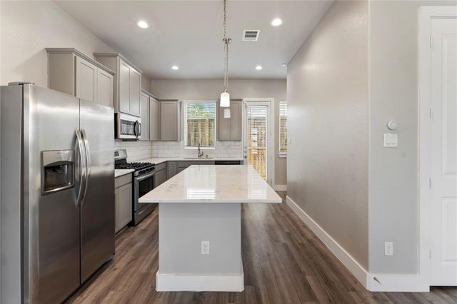 7703 Rainbow Close Lane, Houston, TX 77055