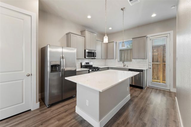 7703 Rainbow Close Lane, Houston, TX 77055