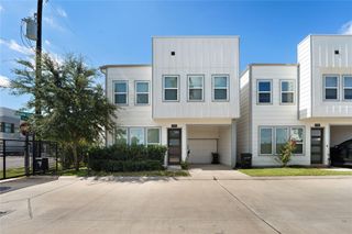 7703 Rainbow Close Lane, Houston, TX 77055