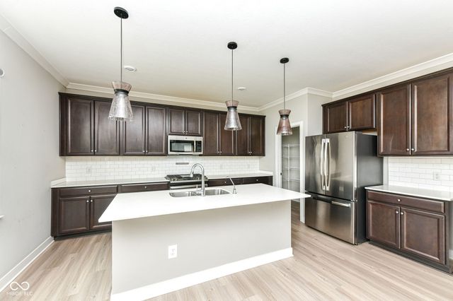 1169 Meadowbank Lane, Avon, IN 46123