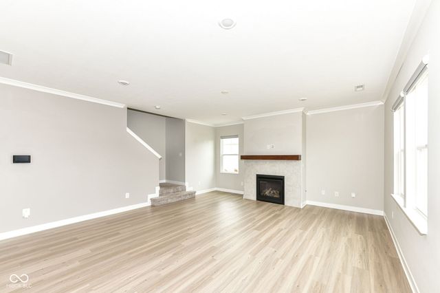 1169 Meadowbank Lane, Avon, IN 46123