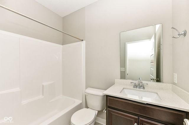 1169 Meadowbank Lane, Avon, IN 46123