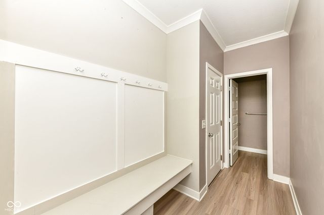 1169 Meadowbank Lane, Avon, IN 46123