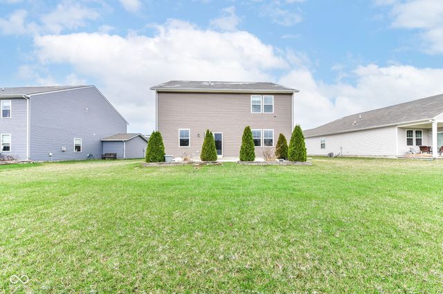 1169 Meadowbank Lane, Avon, IN 46123