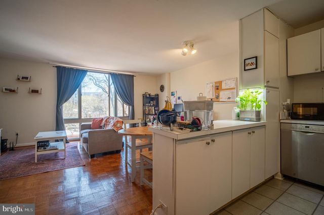 950 25th St NW Apt 509N, Washington, DC 20037