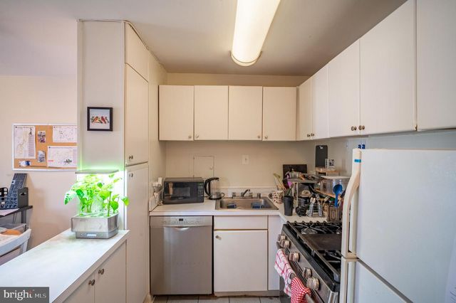 950 25th St NW Apt 509N, Washington, DC 20037