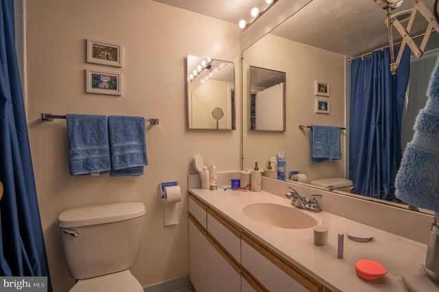 950 25th St NW Apt 509N, Washington, DC 20037
