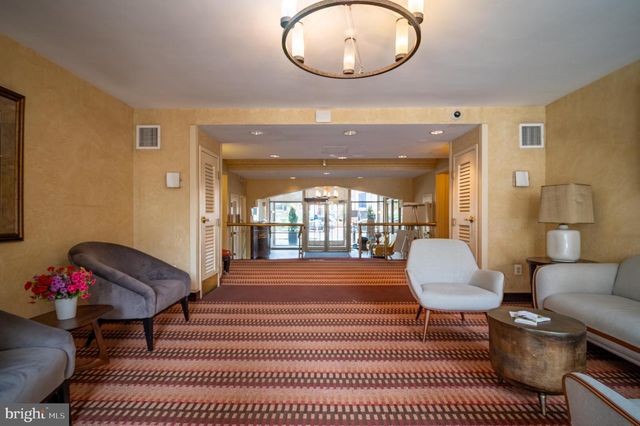 950 25th St NW Apt 509N, Washington, DC 20037