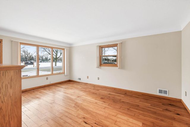 708 15th Street W, Hastings, MN 55033