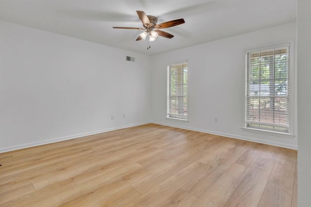 8077 FARMINGTON DR, Germantown, TN 38138