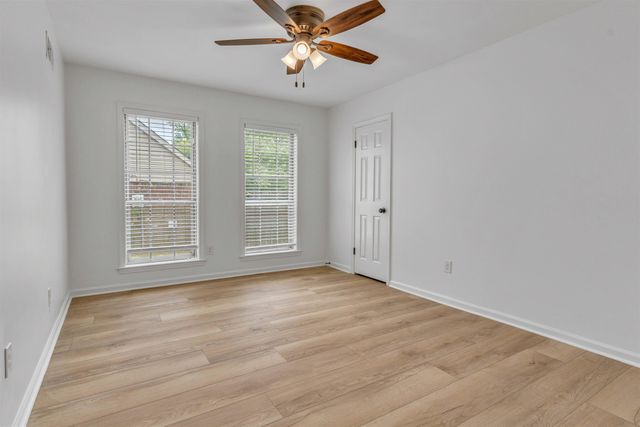 8077 FARMINGTON DR, Germantown, TN 38138