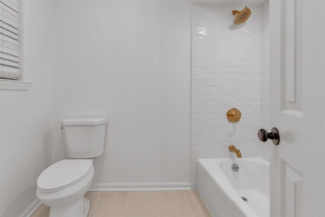 8077 FARMINGTON DR, Germantown, TN 38138