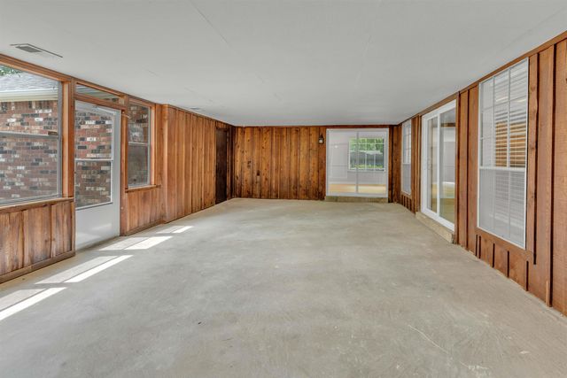 8077 FARMINGTON DR, Germantown, TN 38138