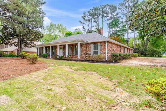 8077 FARMINGTON DR, Germantown, TN 38138