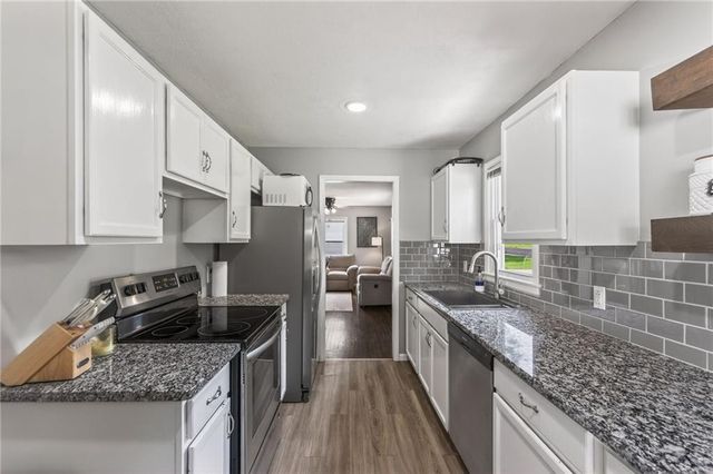 1711 N Dodgion Avenue, Independence, MO 64050
