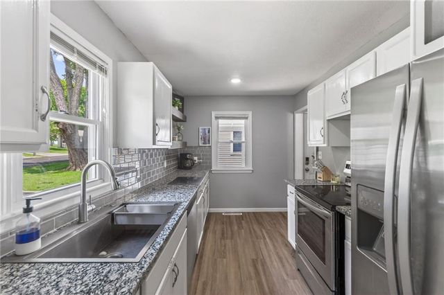 1711 N Dodgion Avenue, Independence, MO 64050