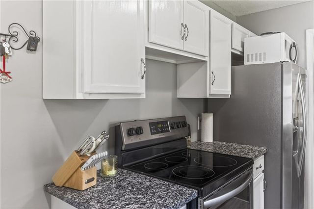 1711 N Dodgion Avenue, Independence, MO 64050