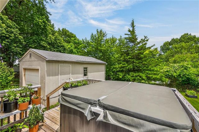 1711 N Dodgion Avenue, Independence, MO 64050
