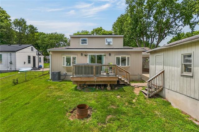 1711 N Dodgion Avenue, Independence, MO 64050