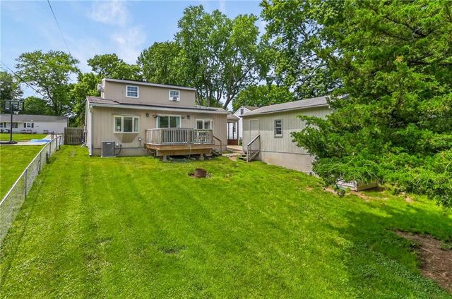 1711 N Dodgion Avenue, Independence, MO 64050