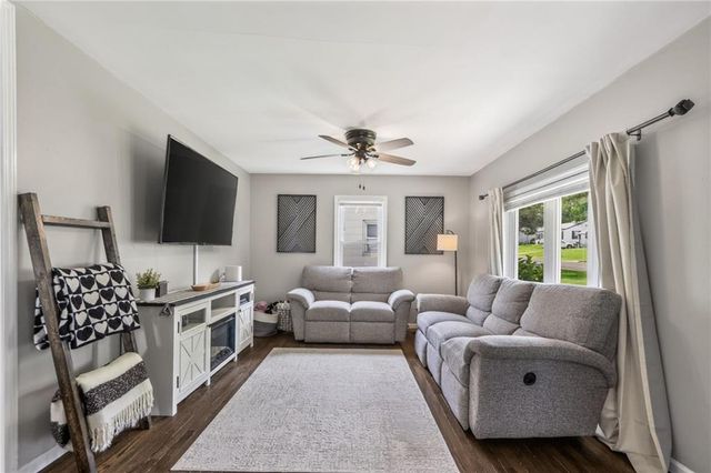 1711 N Dodgion Avenue, Independence, MO 64050