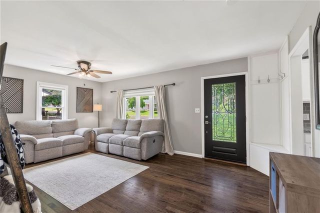 1711 N Dodgion Avenue, Independence, MO 64050