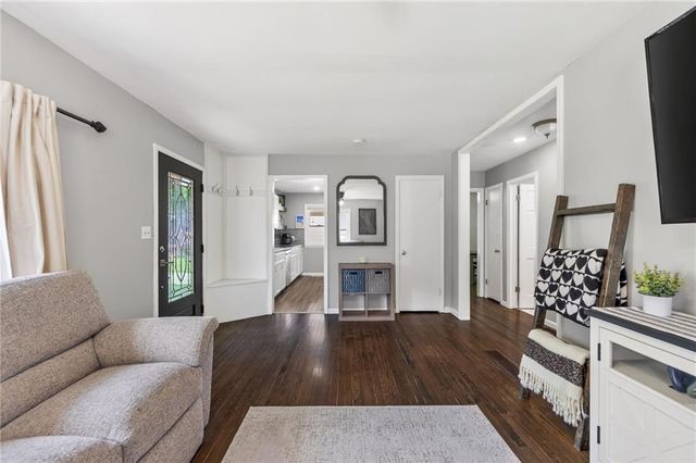 1711 N Dodgion Avenue, Independence, MO 64050
