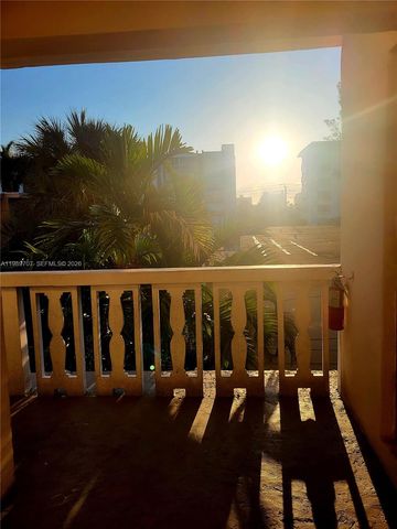 1020 94th St 302, Bay Harbor Islands, FL 33154