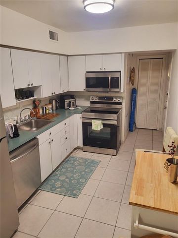 1020 94th St 302, Bay Harbor Islands, FL 33154