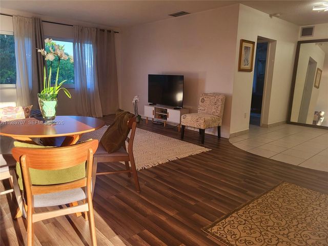 1020 94th St 302, Bay Harbor Islands, FL 33154