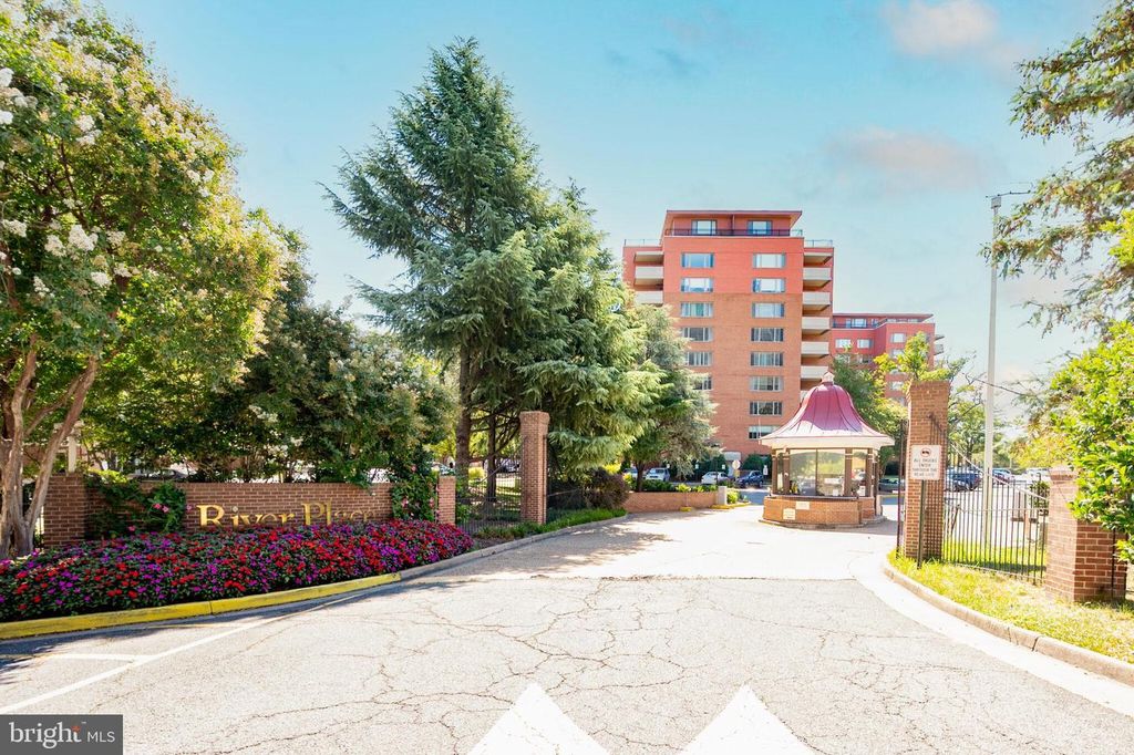 1011 ARLINGTON BLVD #1112, Arlington, VA 22209