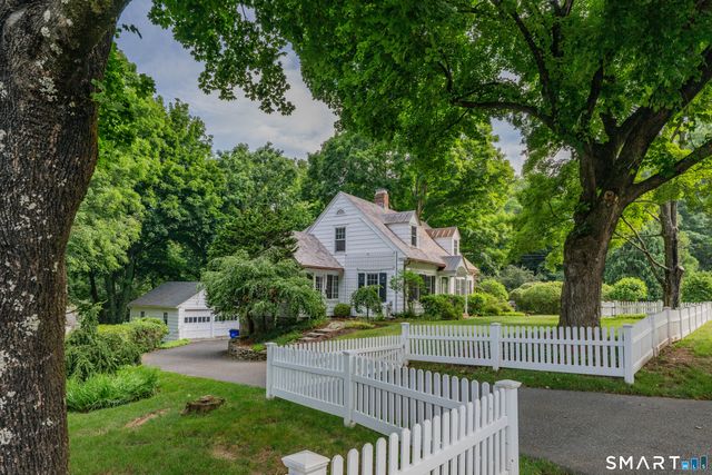 31 Mountain Road, Woodbury, CT 06798