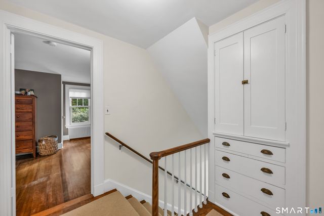 31 Mountain Road, Woodbury, CT 06798
