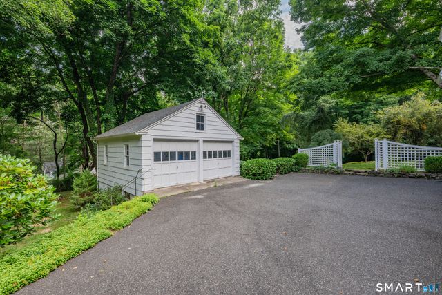 31 Mountain Road, Woodbury, CT 06798