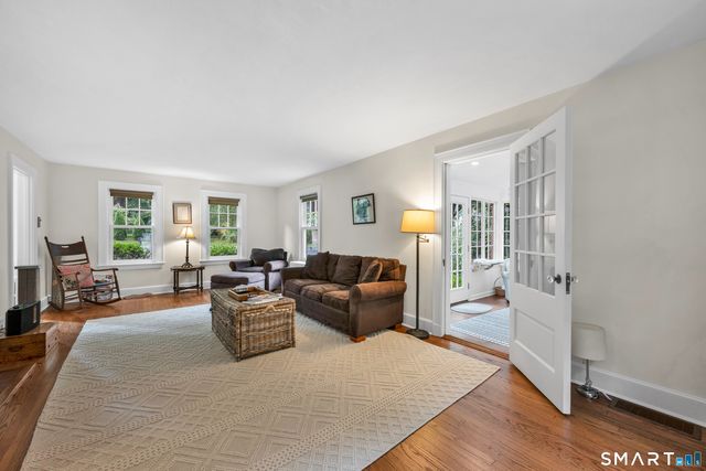 31 Mountain Road, Woodbury, CT 06798