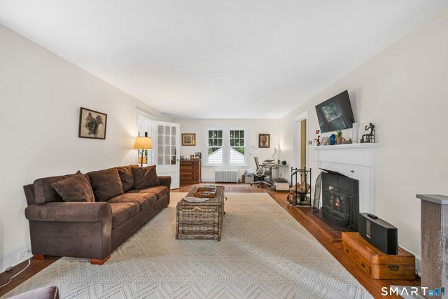 31 Mountain Road, Woodbury, CT 06798