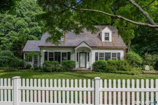 31 Mountain Road, Woodbury, CT 06798