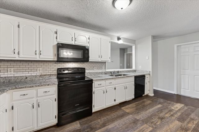 1075 Meshaw Trail, Clarksville, TN 37040