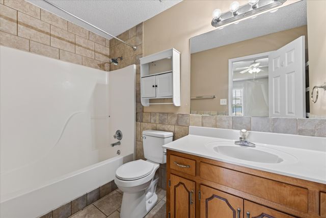 1075 Meshaw Trail, Clarksville, TN 37040