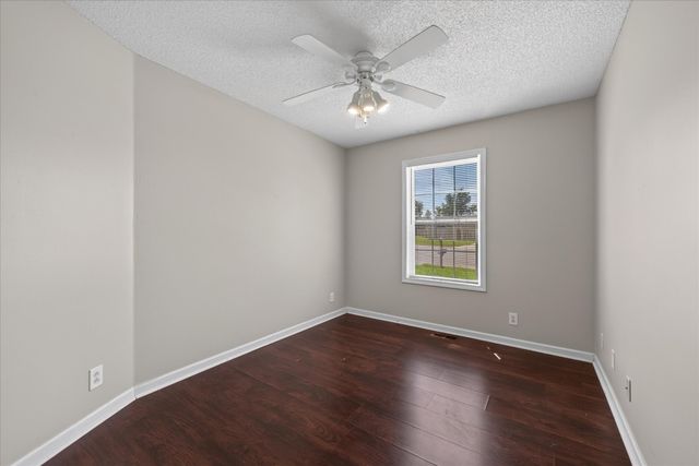 1075 Meshaw Trail, Clarksville, TN 37040