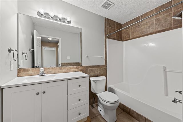 1075 Meshaw Trail, Clarksville, TN 37040