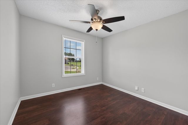 1075 Meshaw Trail, Clarksville, TN 37040